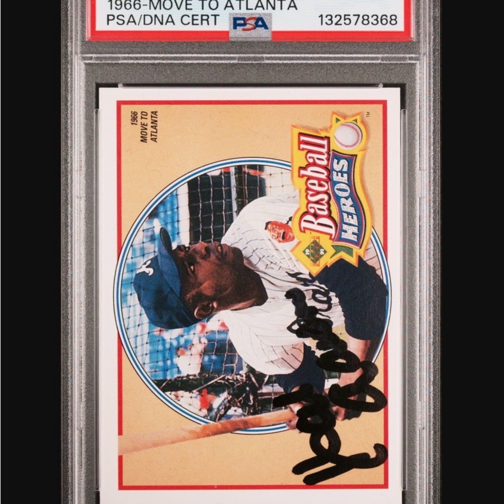 Hank AaronBaseball Heroes auto Trading Card
